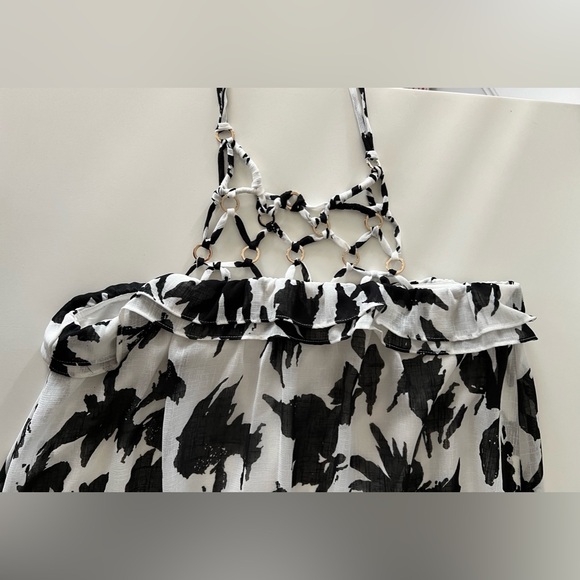 Feminine Boutique Maxi Dress - Picture 2 of 15